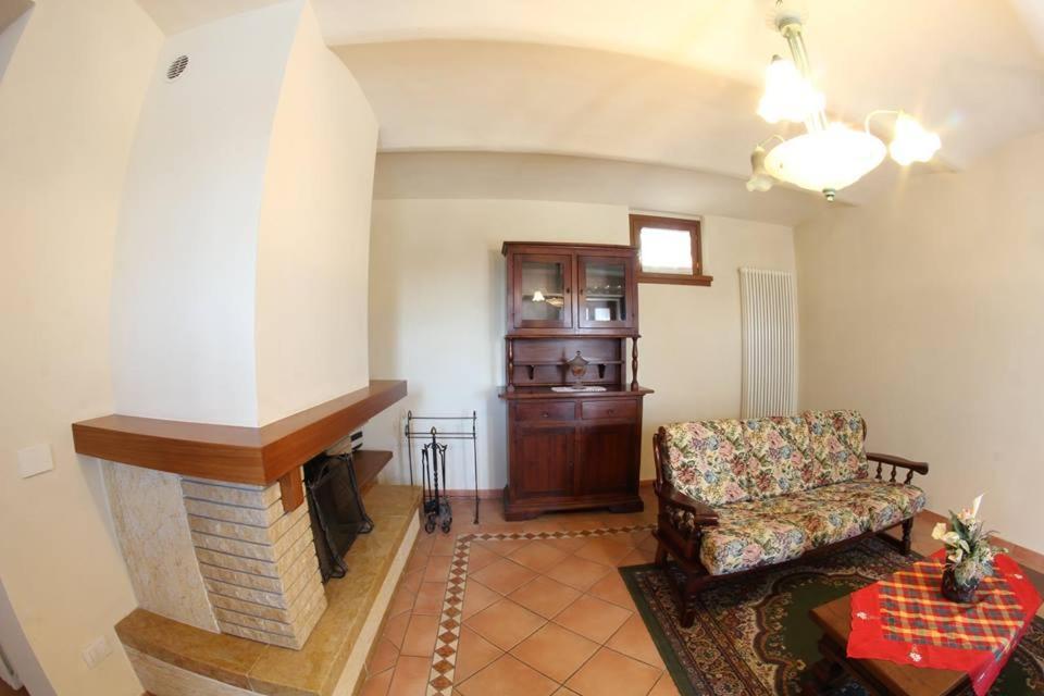 Residence Il Vigneto Lari Eksteriør bilde